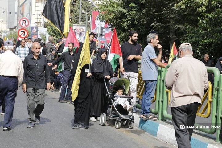 تشییع پیکر شهید «اسماعیل هنیه» بر دستان مردم تهران -2