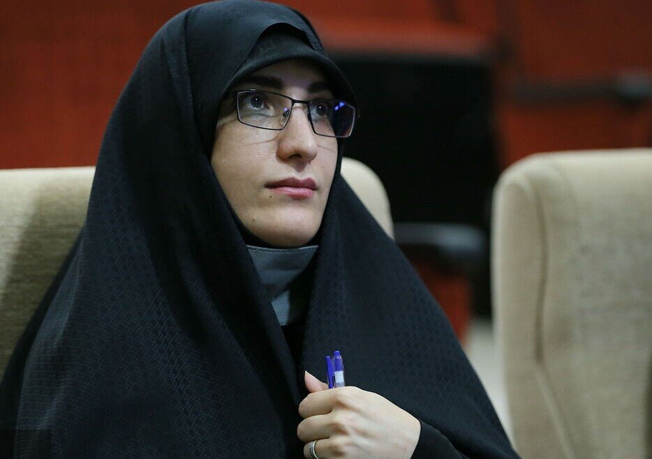 زینب قیصری