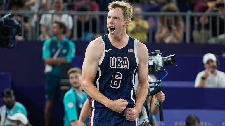 دانشمند تماموقت، بسکتبالیست پارهوقت