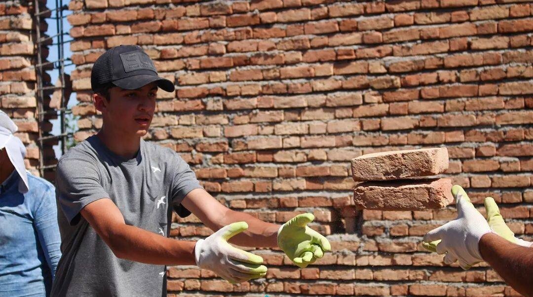 دهه هشتادیها علیه محرومیت | روایت نوجوانانی که تابستان خود را در اردوهای جهادی می گذرانند