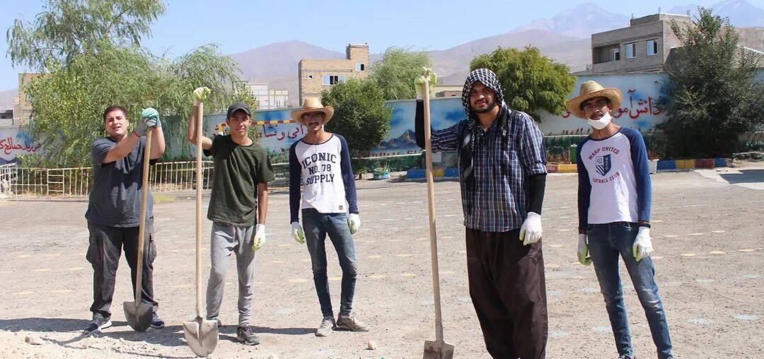 دهه هشتادیها علیه محرومیت | روایت نوجوانانی که تابستان خود را در اردوهای جهادی می گذرانند