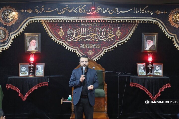 شب سوم مراسم عزاداری دهه اول ماه صفر | تکریم از خانواده شهید مدافع حرم