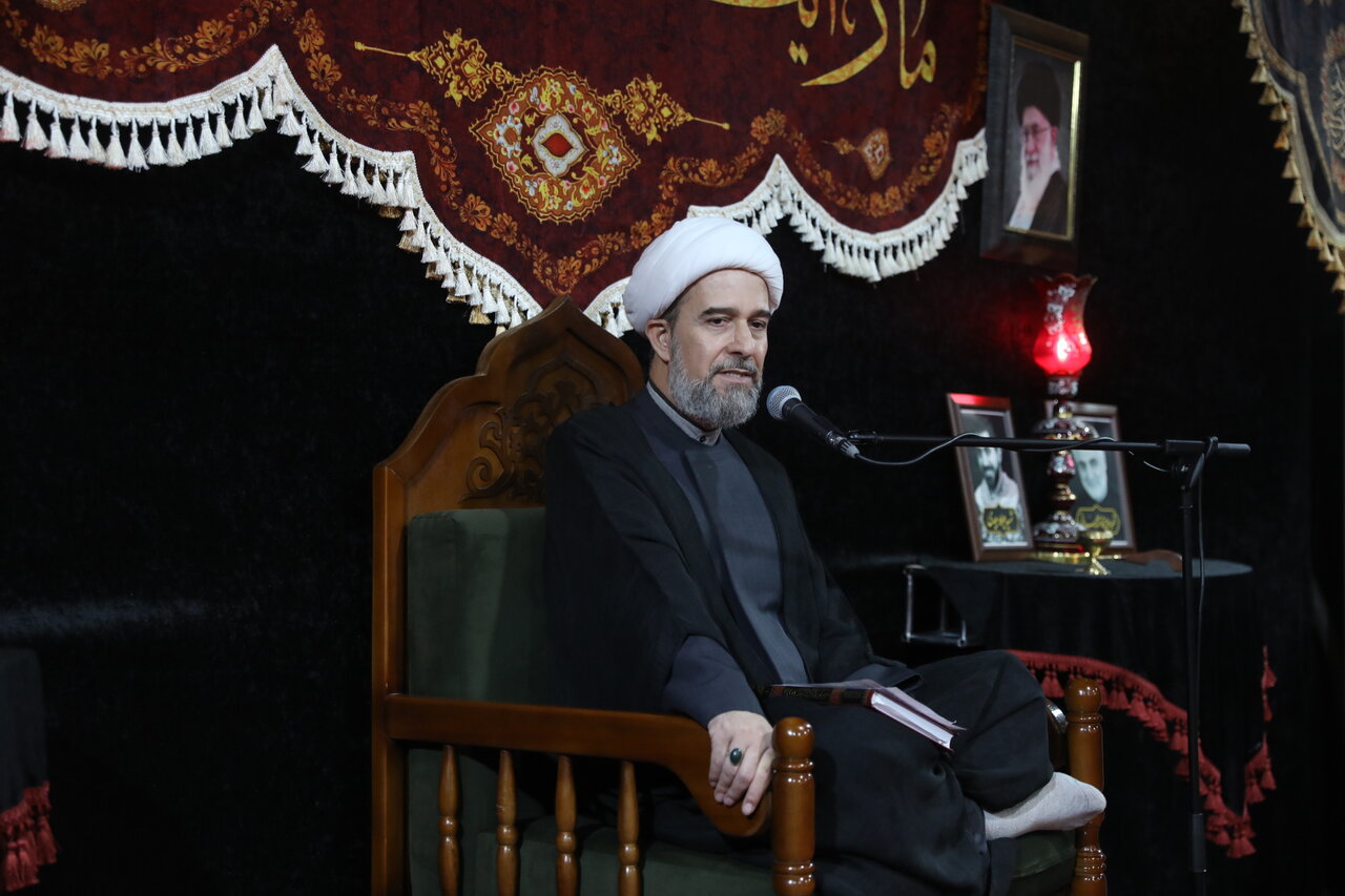 گرایشهای مختلف مجذوب امام حسین(ع) میشوند | تفسیر زیارت زیارت عاشورا از زبان حجت الاسلام رجبی تهرانی