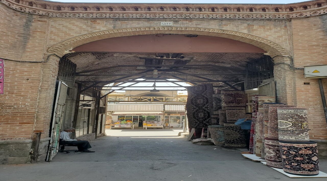 گشتوگذار در تو در توی تاریخ