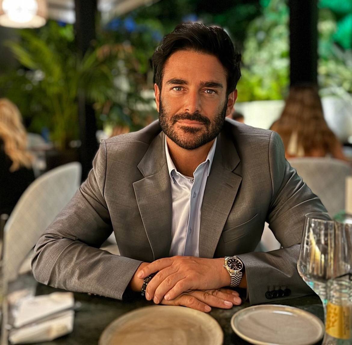 ساعت یک میلیارد تومانی آقای بازیگر از یک برند لاکچری | عکس