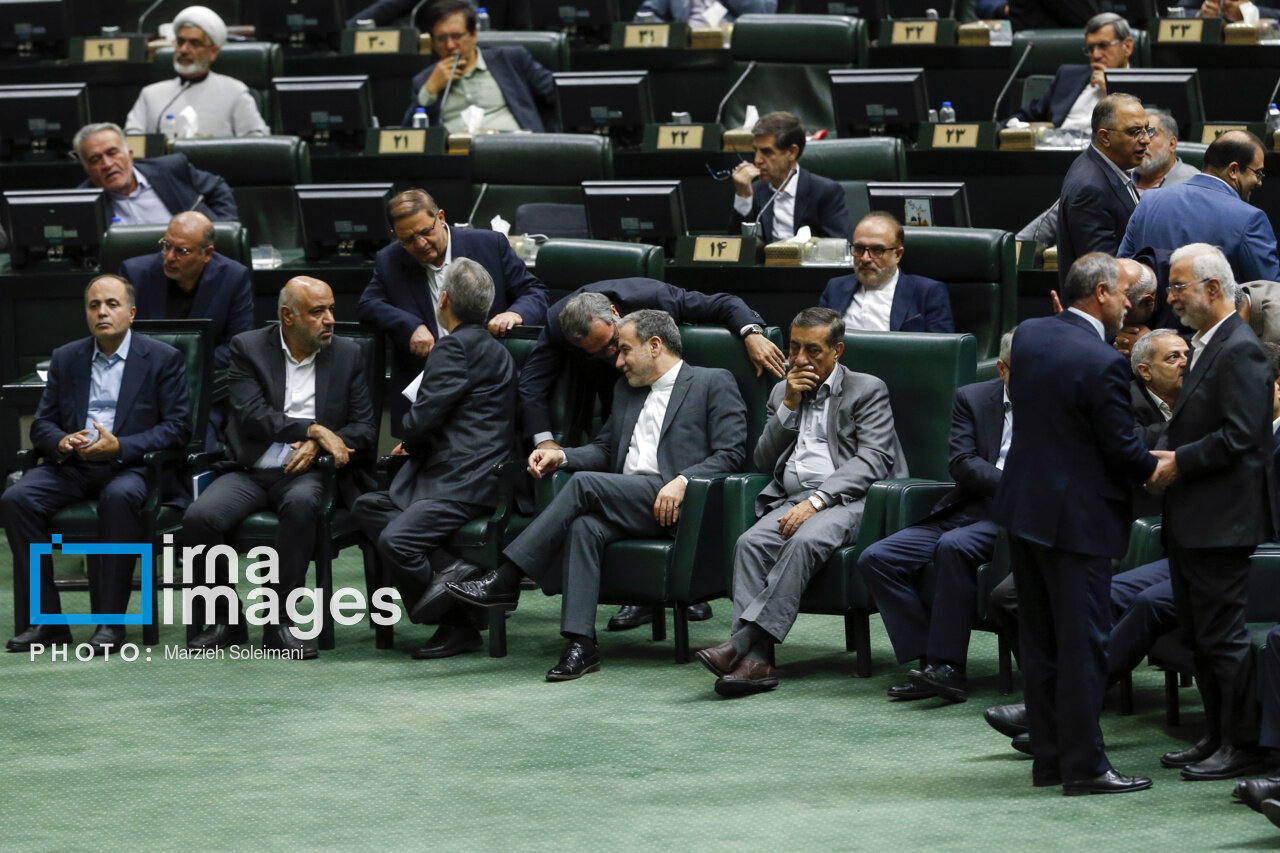 خوش و بش نمایندگان مجلس با پزشکیان و وزرای پیشنهادی | تصاویر