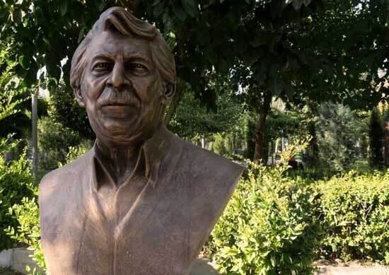 چرا مجسمههای ساخته شده از هنرمندان کسی را راضی نکرده است