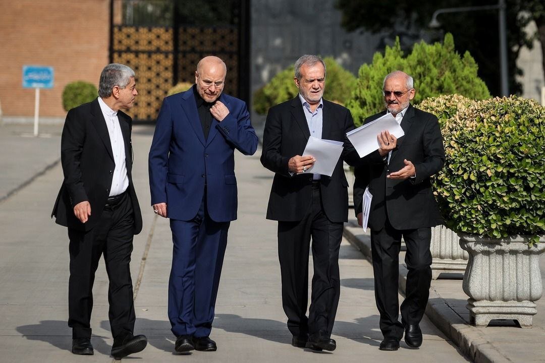 قالیباف، پزشکیان را بدرقه کرد | عکس