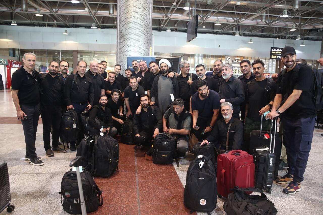 جواد نکونام ویحیی گل محمدی در راه کربلا | اعزام کاروان ورزشی مدیریت شهری به پیادهروی اربعین + تصاویر