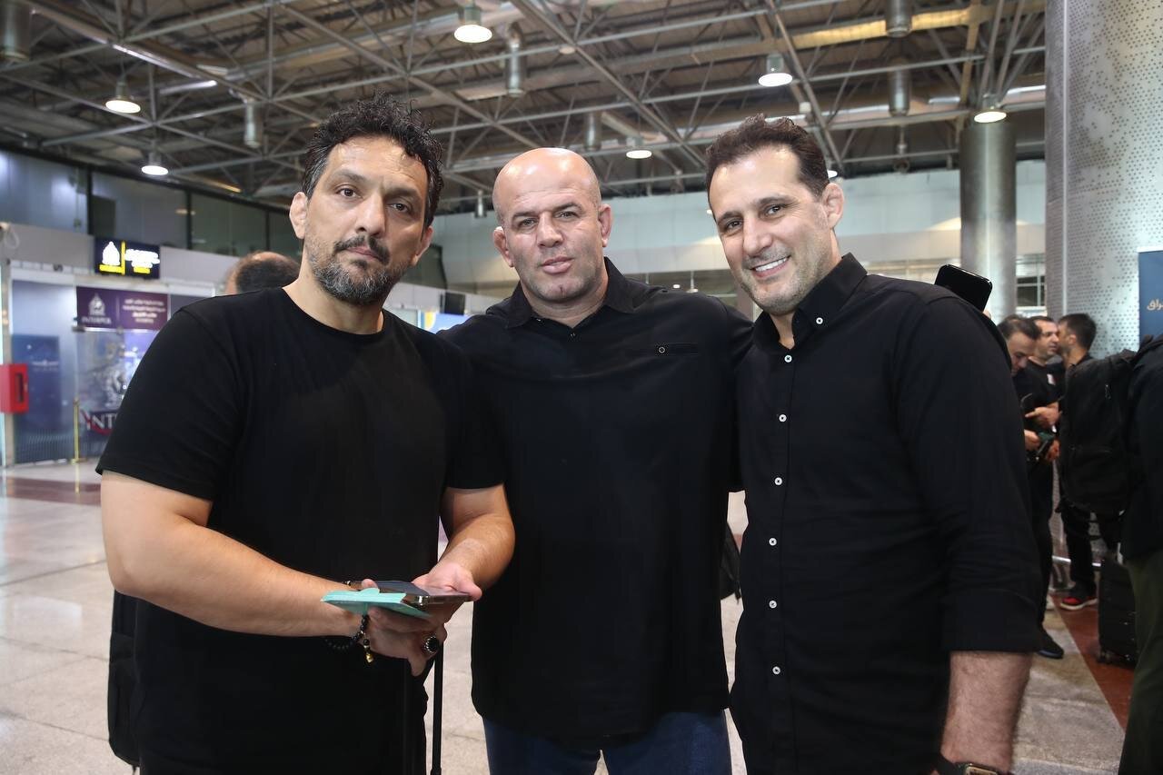 جواد نکونام ویحیی گل محمدی در راه کربلا | اعزام کاروان ورزشی مدیریت شهری به پیادهروی اربعین + تصاویر