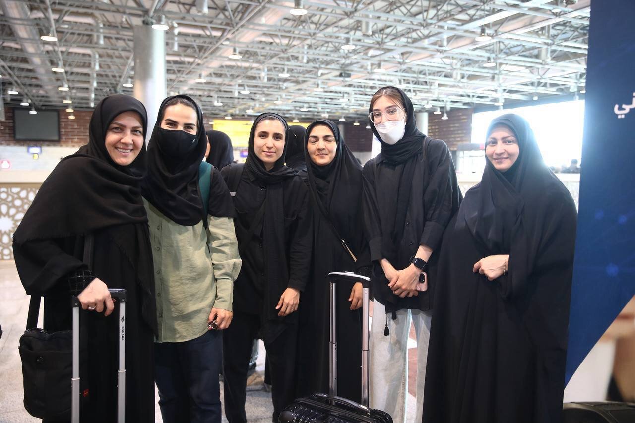 جواد نکونام ویحیی گل محمدی در راه کربلا | اعزام کاروان ورزشی مدیریت شهری به پیادهروی اربعین + تصاویر