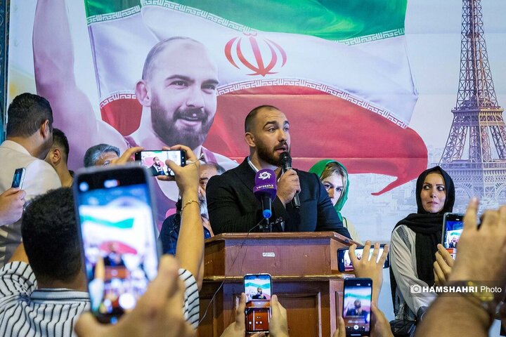 استقبال بی نظیر از امیرحسین زارع در زادگاهش | تصاویر