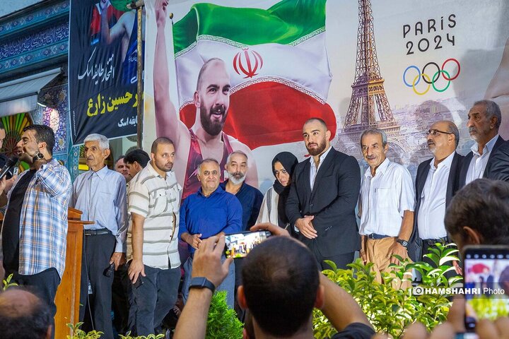 استقبال بی نظیر از امیرحسین زارع در زادگاهش | تصاویر