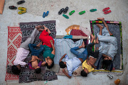 پشتبامخوابی و بهارخوابی زیر آسمان پرستاره، یادش بخیر!