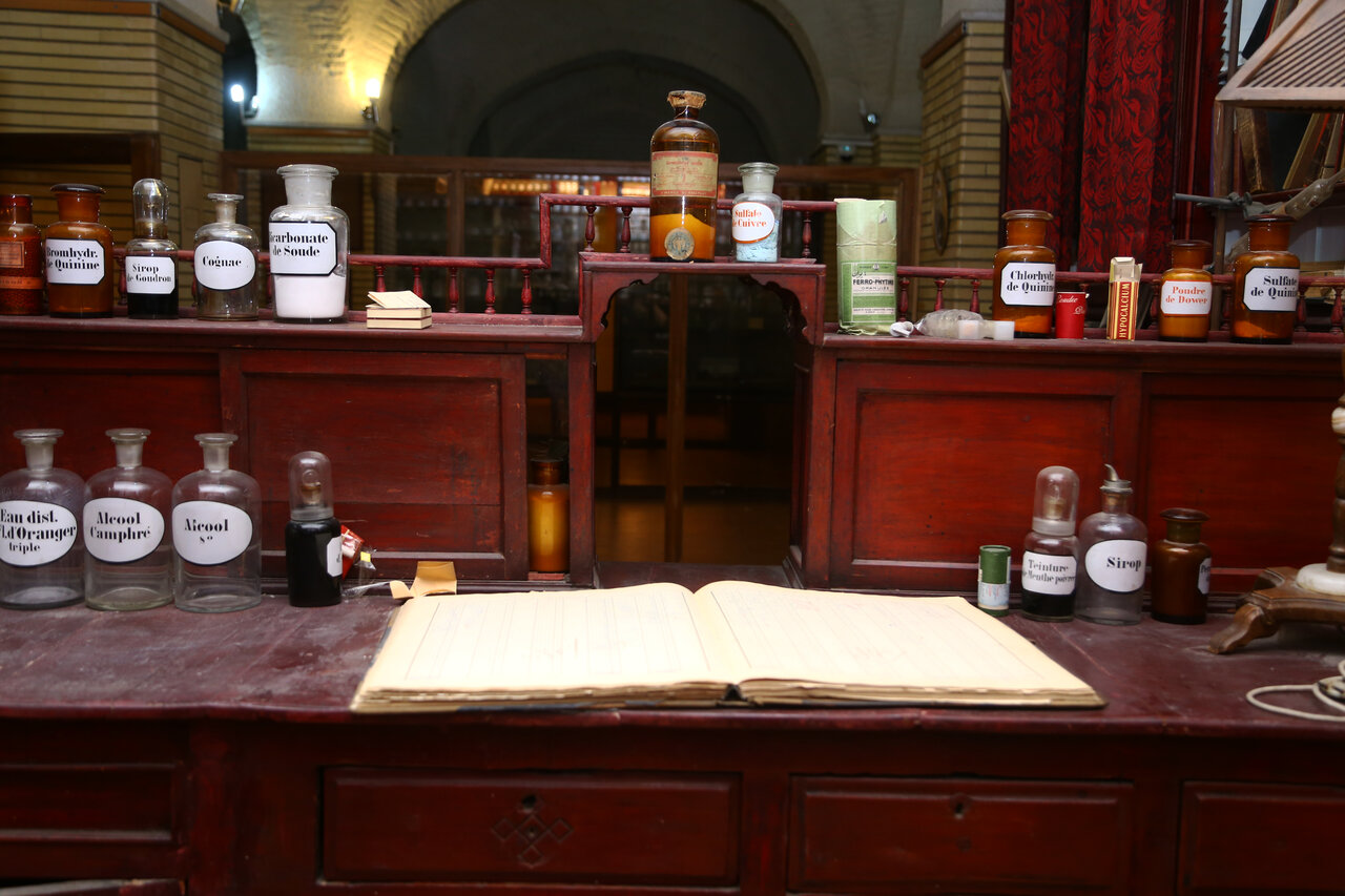 نسخهپیچی ارتش ایران در چراغبرق | نخستین دواخانه تهران نظامی بود