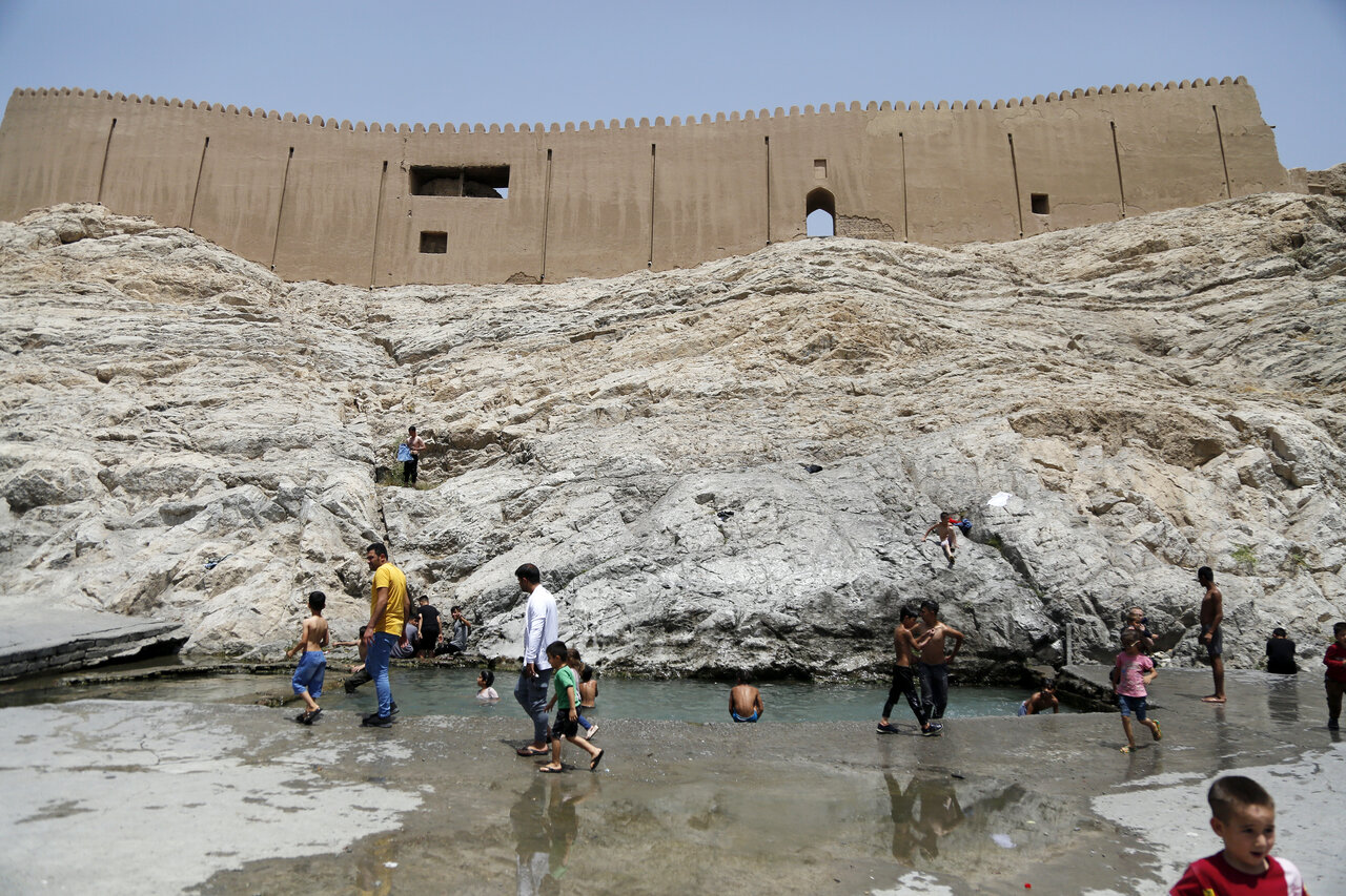 چشمه ۸۰۰۰ ساله در تهران