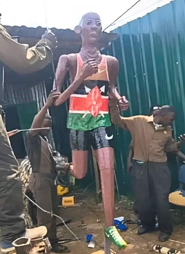 بدقواره ترین تندیسهای ساخته شده از آدمهای مشهور جهان