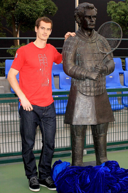 بدقواره ترین تندیسهای ساخته شده از آدمهای مشهور جهان