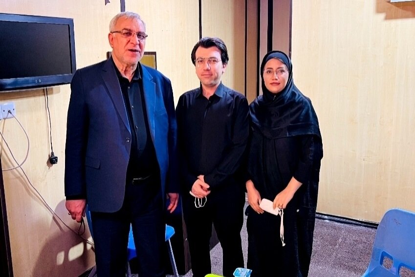 طبیبان عشاق الحسین | پزشکان داوطلب حاضر در مراسم پیاده روی اربعین از حال و هوای خاص خدمت به زائران حسین میگویند