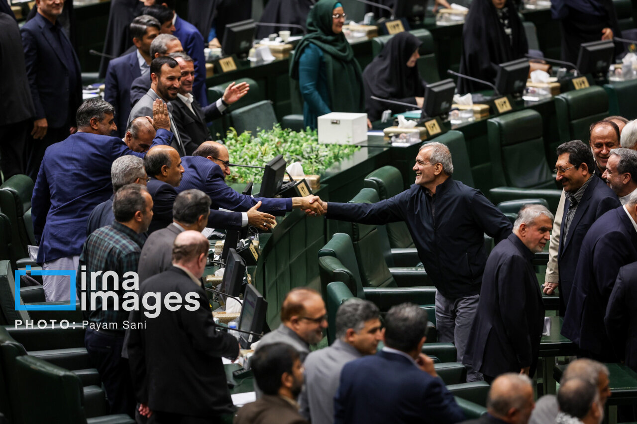 همه اتفاق هایی که در آخرین جلسه بررسی صلاحیت وزرای پیشنهادی دولت افتاد | لحظه مهم شمارس آرا توسط نمایندگان | تصاویر