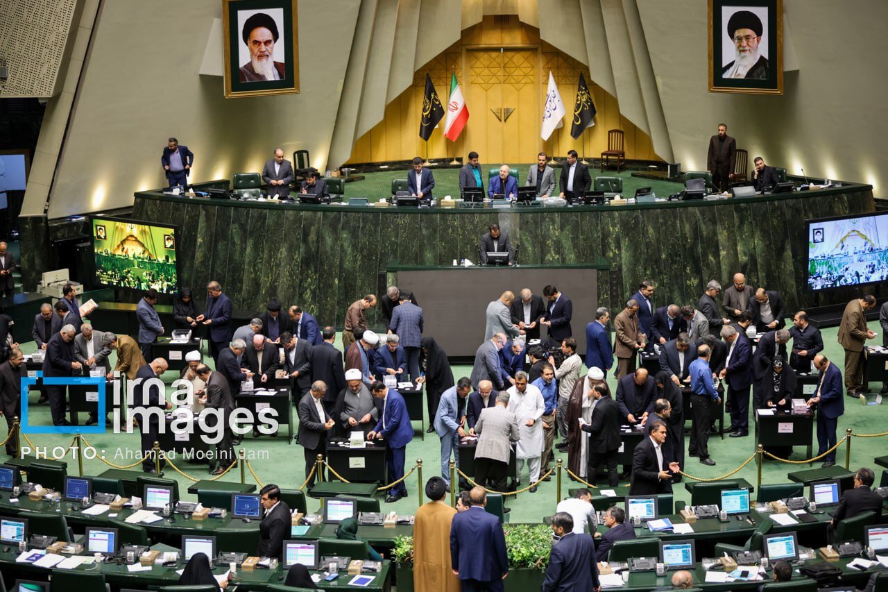 همه اتفاق هایی که در آخرین جلسه بررسی صلاحیت وزرای پیشنهادی دولت افتاد | لحظه مهم شمارس آرا توسط نمایندگان | تصاویر
