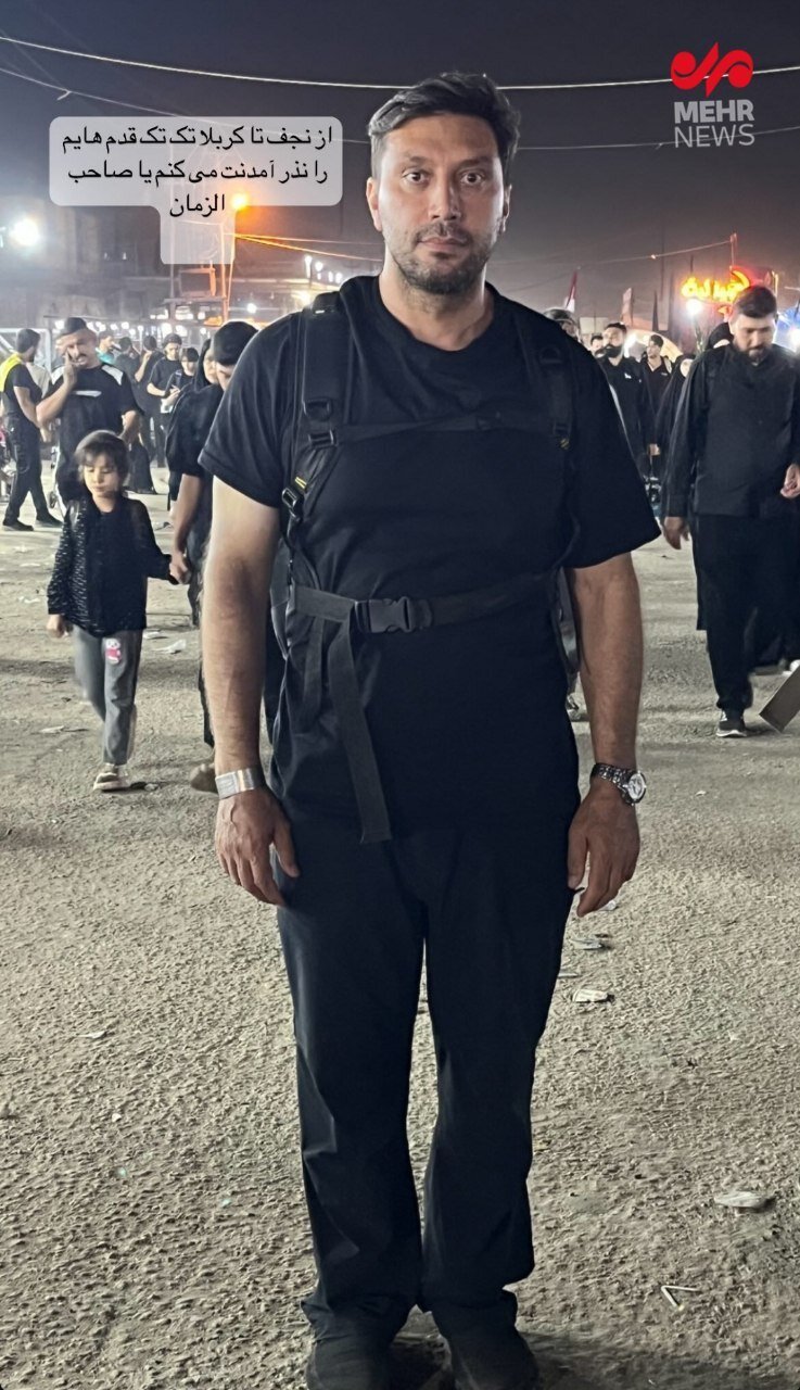 حضور پدر مبینا نعمتزاده در پیاده روی اربعین؛ تصویری با یک پیام خاص | عکس