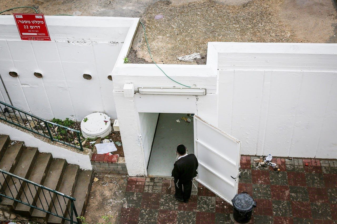 تصاویری از پناهگاه های عمومی تلآویو که باز شد ؛ صهیونیست ها روز گذشته همه ۲۴۰ پناهگاه عمومی را باز کردند