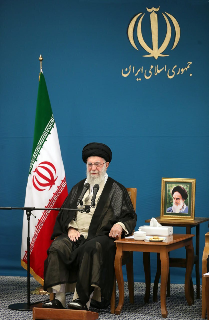 تصاویر اولین دیدار اعضای هیئت دولت چهاردهم با رهبر انقلاب