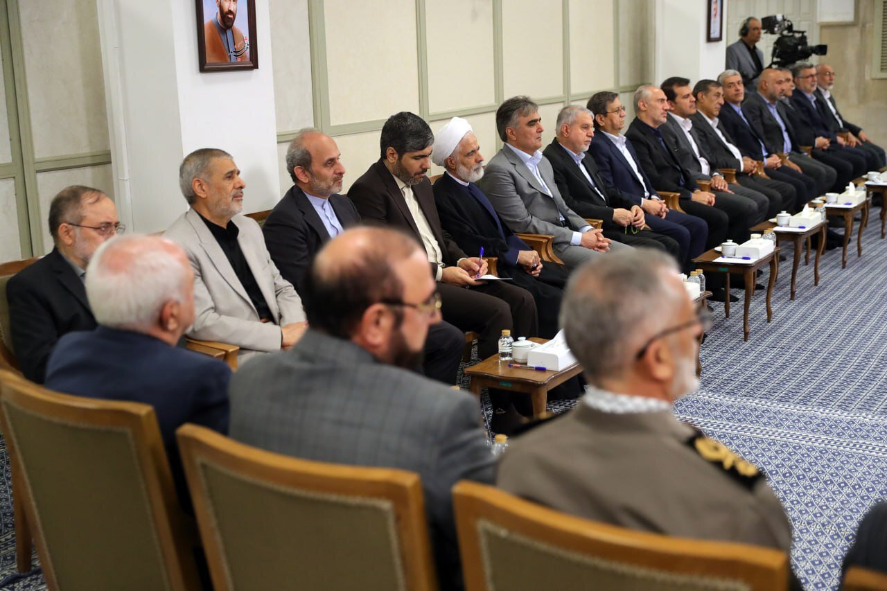 تصاویر اولین دیدار اعضای هیئت دولت چهاردهم با رهبر انقلاب