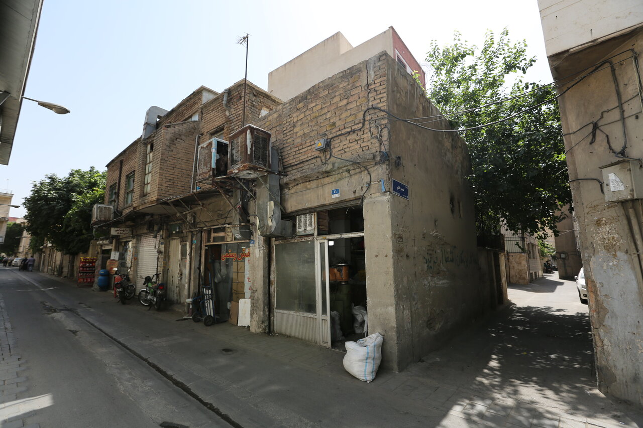 هر پاتوق سنگلج به نام یک پاسبان بود | وقتی لوطیها از پاتوقها رفتند