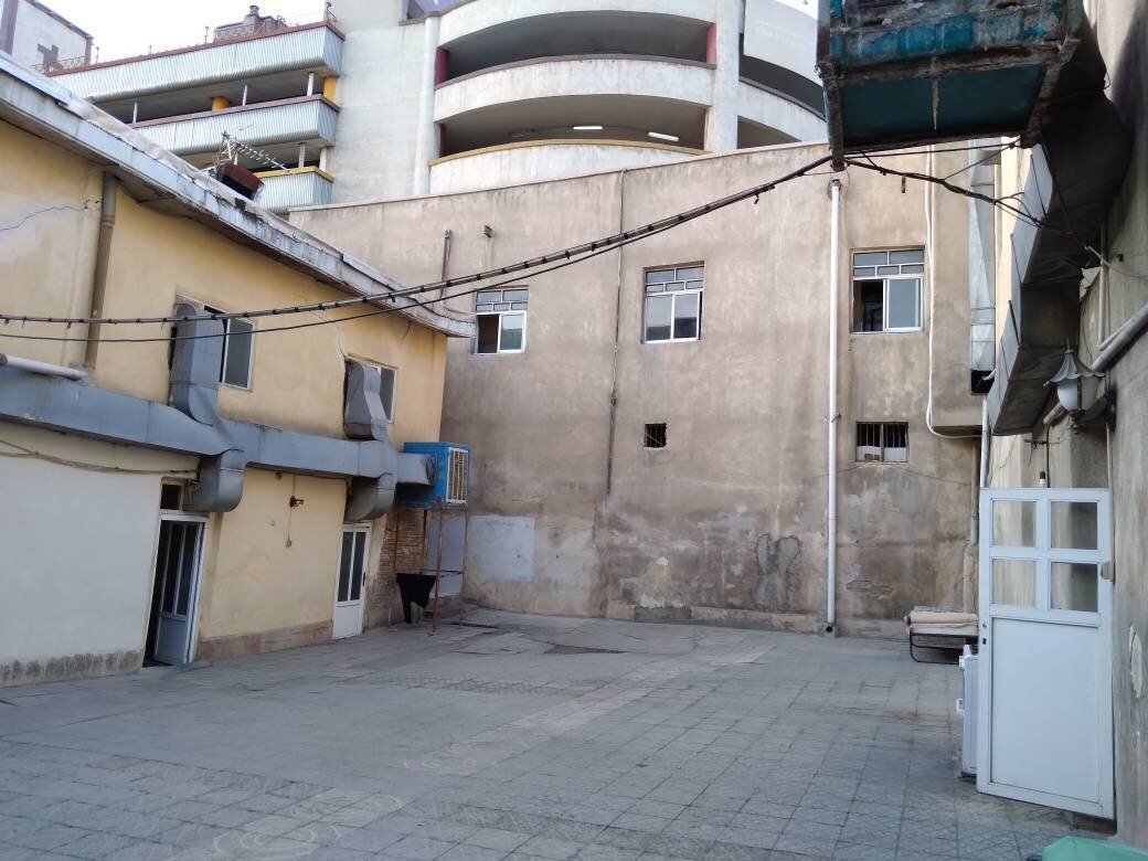 بلبلها و مسافران مهتاب در میدان راهآهن