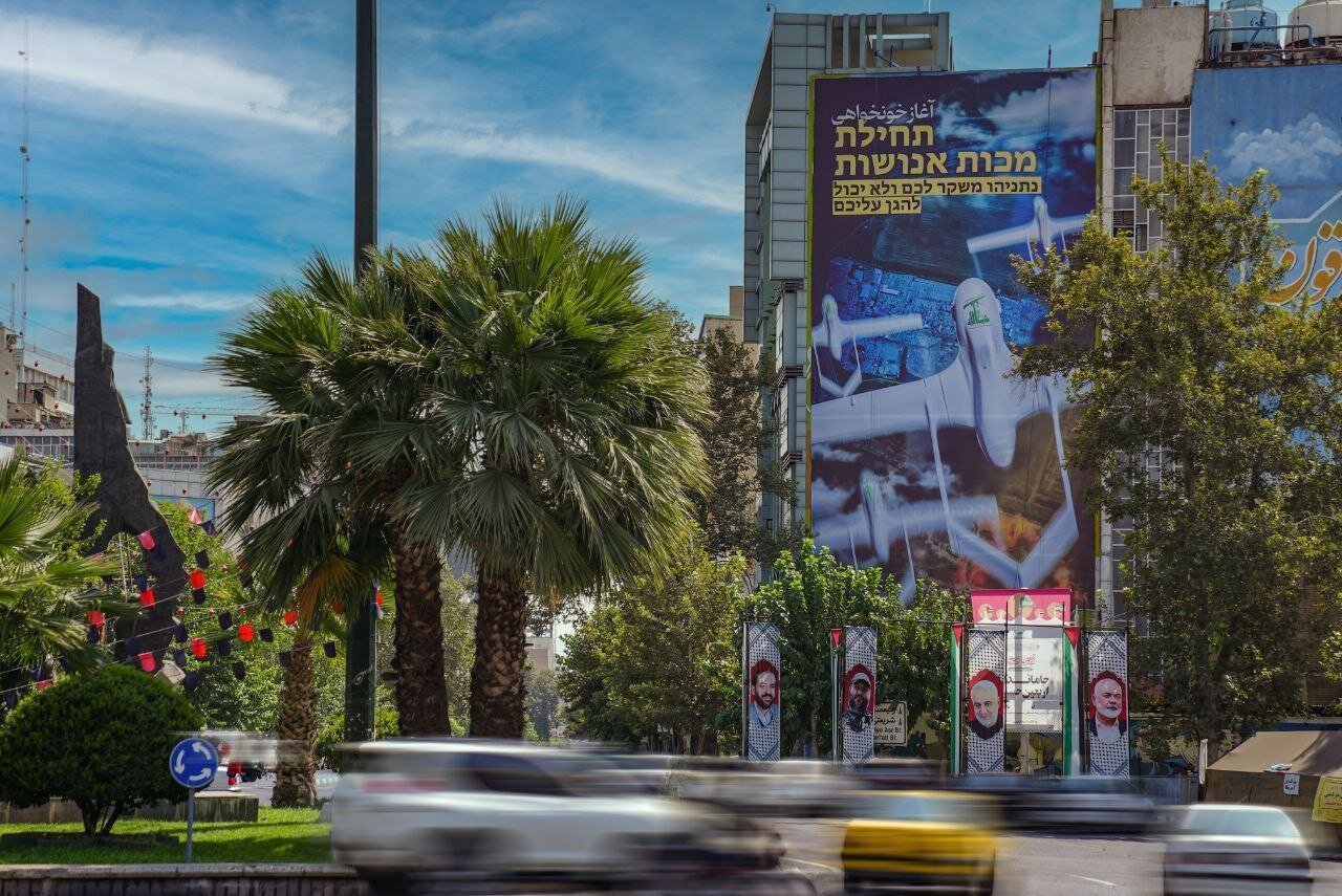 بر دیوارنگاره میدان فلسطین تهران نقش بست؛ «نتانیاهو به شما دروغ میگوید» + عکس