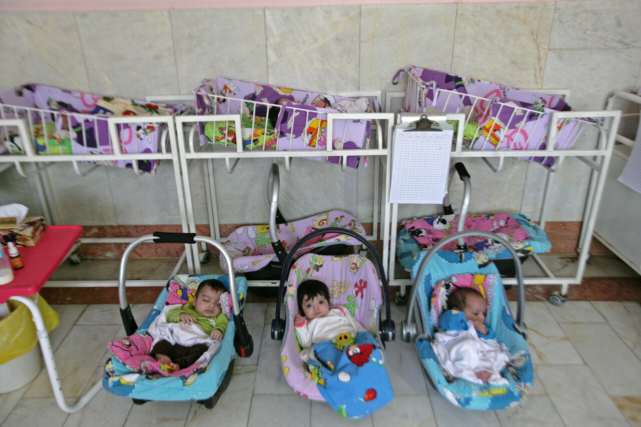 فرزندشان نیست اما برایش مادری می کنند | روایتی از مادرانه های مادریار