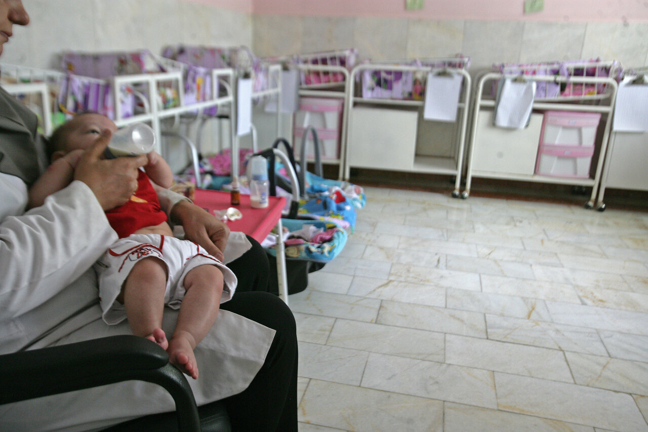 فرزندشان نیست اما برایش مادری می کنند | روایتی از مادرانه های مادریار