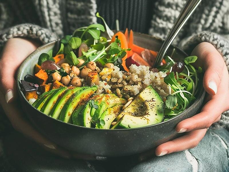 مزایای و معایب گیاهخواری برای بدن | آیا گیاهخواری باعث سرطان میشود؟