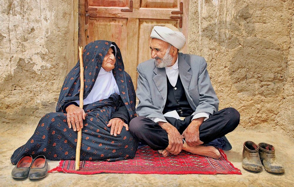 زنان در ایران بیشتر از مردان عمر میکنند | سن امید به زندگی در ایران به ۸۰ سال میرسد؟