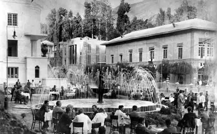 دردانه تهران | تصاویری کمتر دیده شده از میدان دربند تهران از گذشته تا اکنون