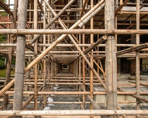 از باقیگذاردنِ سوراخِ مشتو تا شفاعت از درختِ نَروک