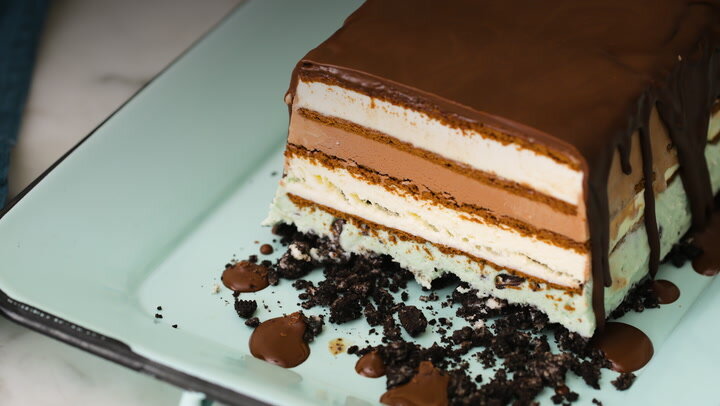 چطور کیکبستنی بیسکوئیتی درست کنیم؟