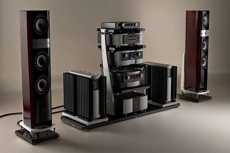 دست خالی از این محله بازنمیگردید | بورس لباس و موبایل کنار ورزشیفروشان و کتابفروشان