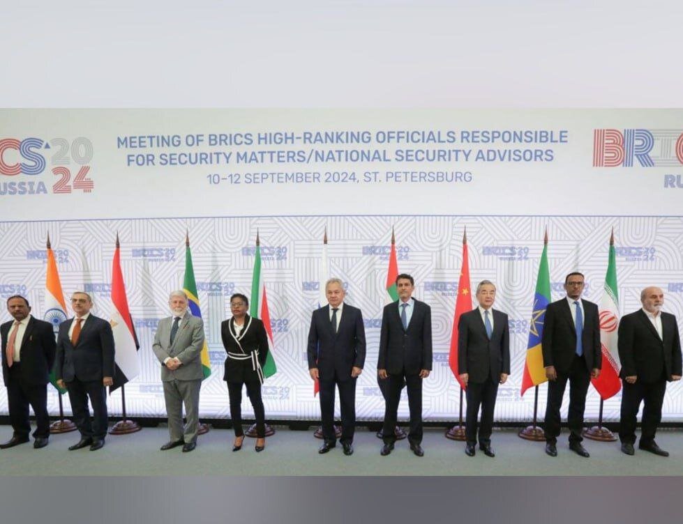 عکس یادگاری مقامات عالی رتبه امنیتی بریکس در سنپترزبورگ