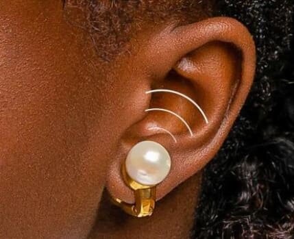 تصاویر | تقلب کامالا هریس در مناظره | گوشوارههایش هدفون بود!