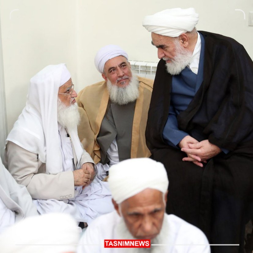 حضور ریٔیس دارالافتاء مدرسه علوم دینی مکی زاهدان در دیدار رهبر انقلاب + عکس