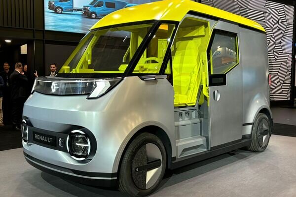 تصاویر | رونمایی از ون آینده | رنو به طرحش افتخار میکند