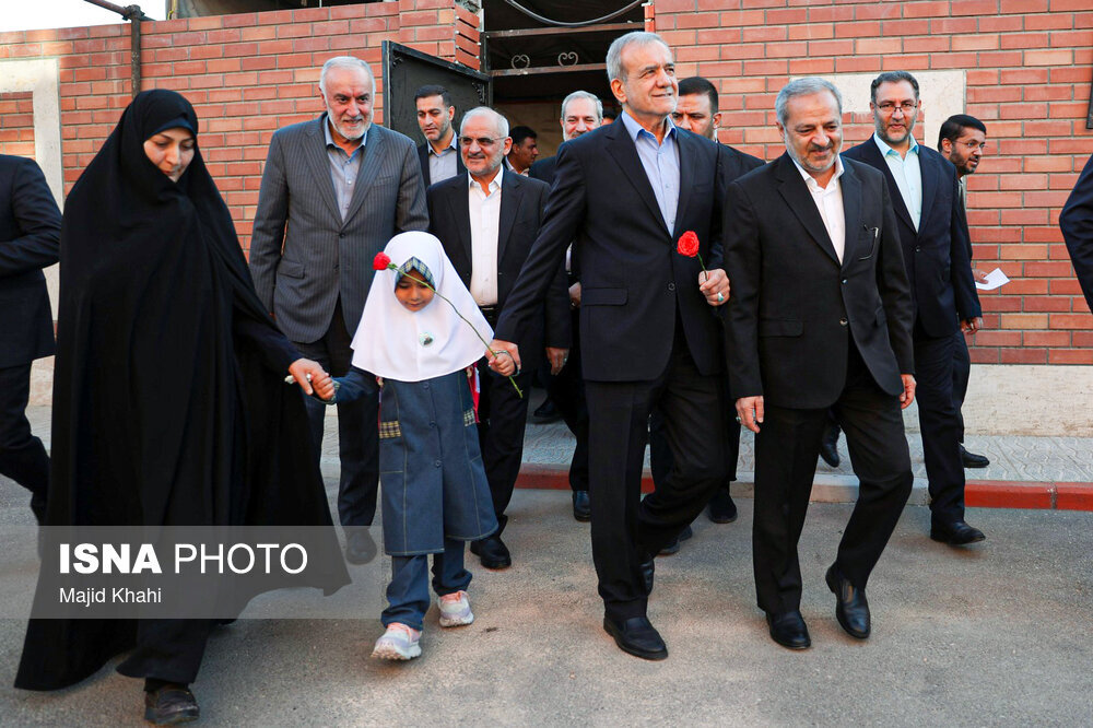 وقتی رئیس جمهور شاگرد آخرین ردیف کلاس شد | اعضای دولت به کدام مدرسه ها رفته اند؟