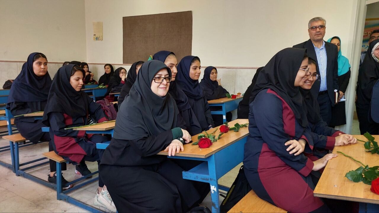 وقتی رئیس جمهور شاگرد آخرین ردیف کلاس شد | اعضای دولت به کدام مدرسه ها رفته اند؟