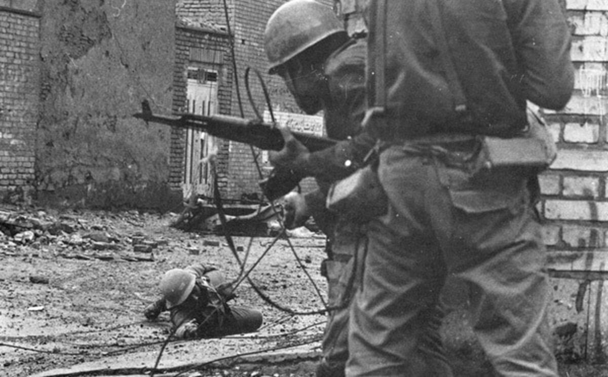 طولانی ترین جنگ خاورمیانه چگونه آغاز شد؟ |  ادعای مالکیت اروندرود و جزایر سهگانه ایران