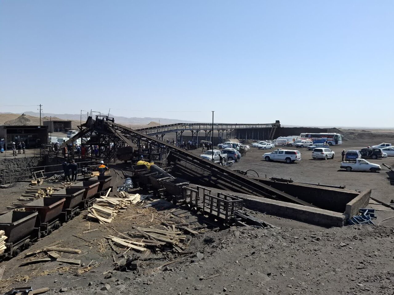 جزئیات تازه از فاجعه معدن طبس | معدنچیان فرصت استفاده از ماسک را پیدا نکردند| یکی از قربانیان روز حادثه پدر شد| پدر نجاتیافته در جستجوی پسر فوت شده