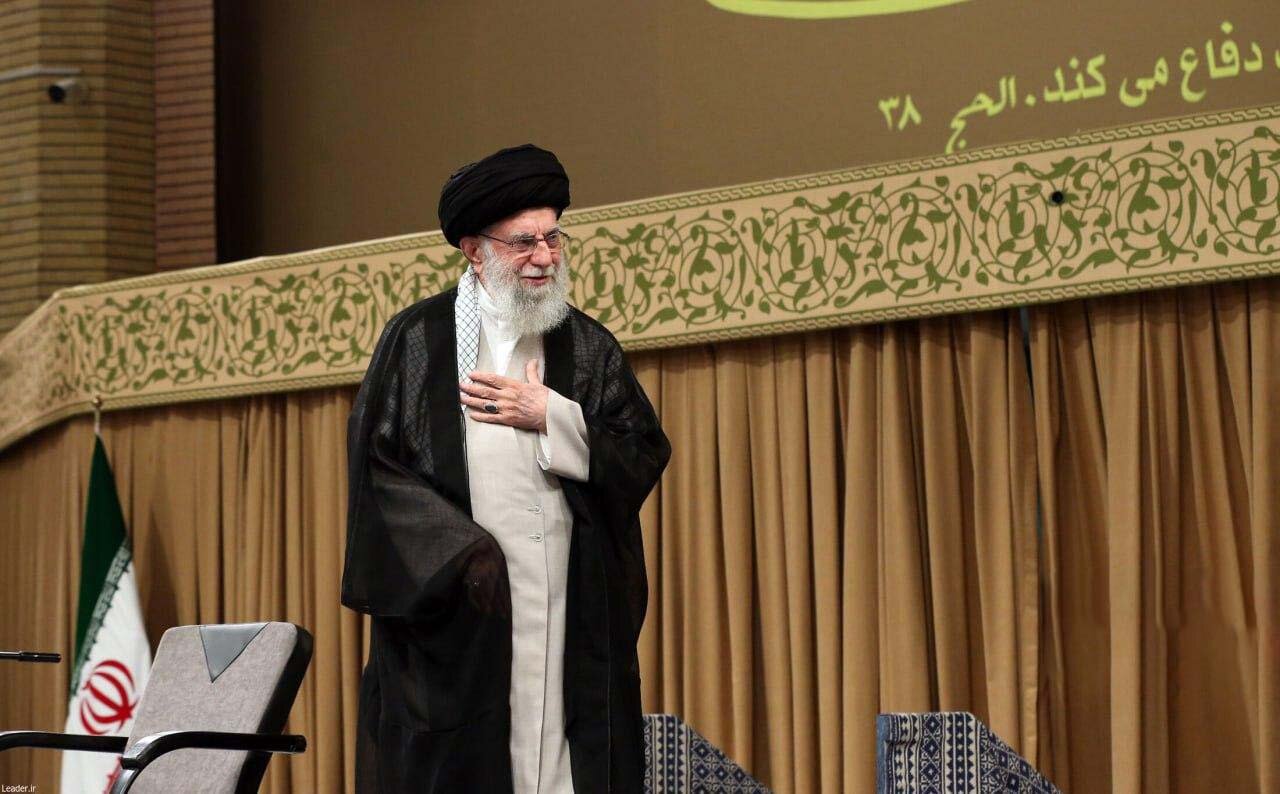 انگشتر جدید رهبر انقلاب در دیدار امروز | تصاویر