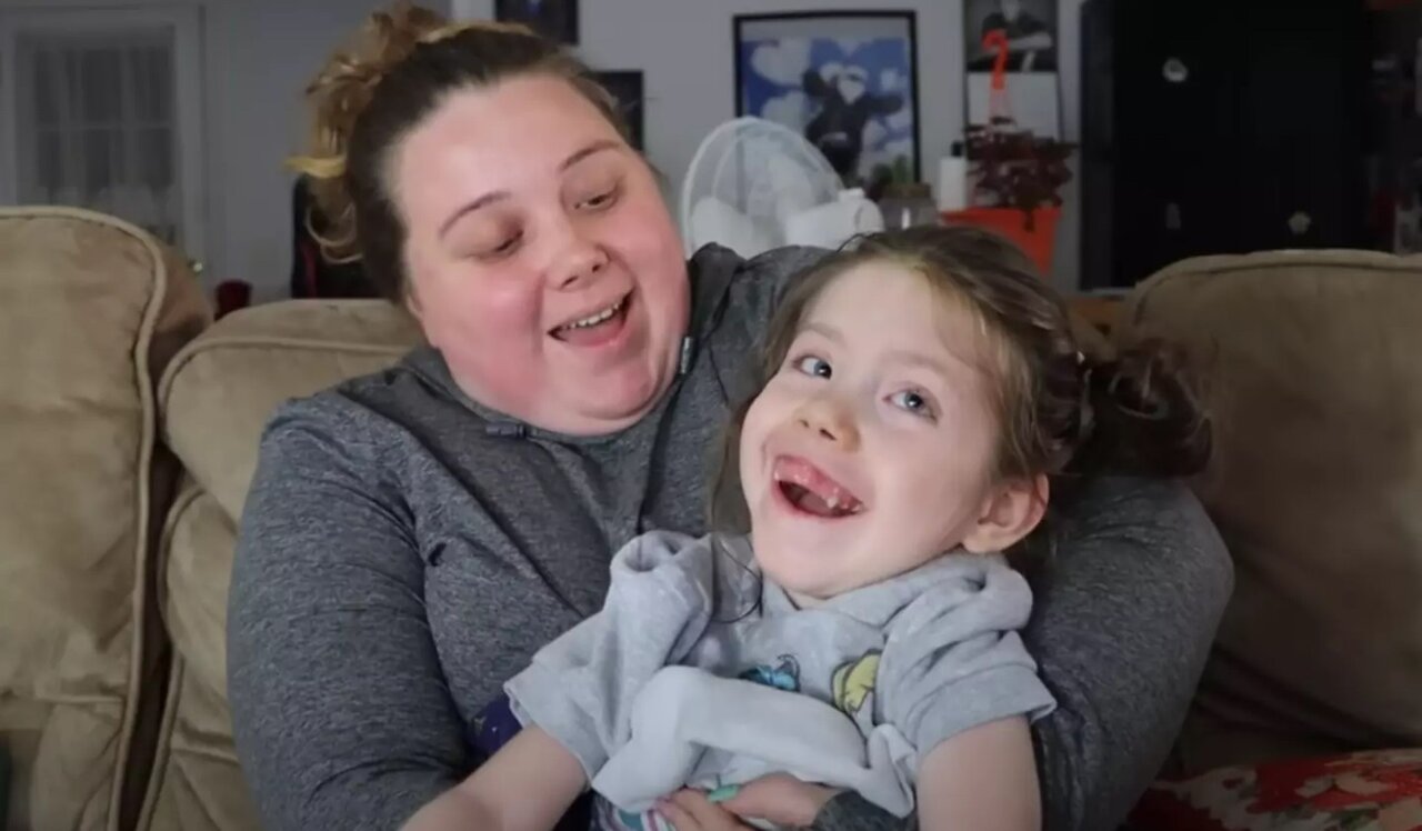 بوسیدن دهان نوزاد ۲ روزه و زندگیای که تباه شد!